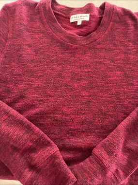the lady & the sailor Women's Crewneck Sweater in Heather Deep Raspberry